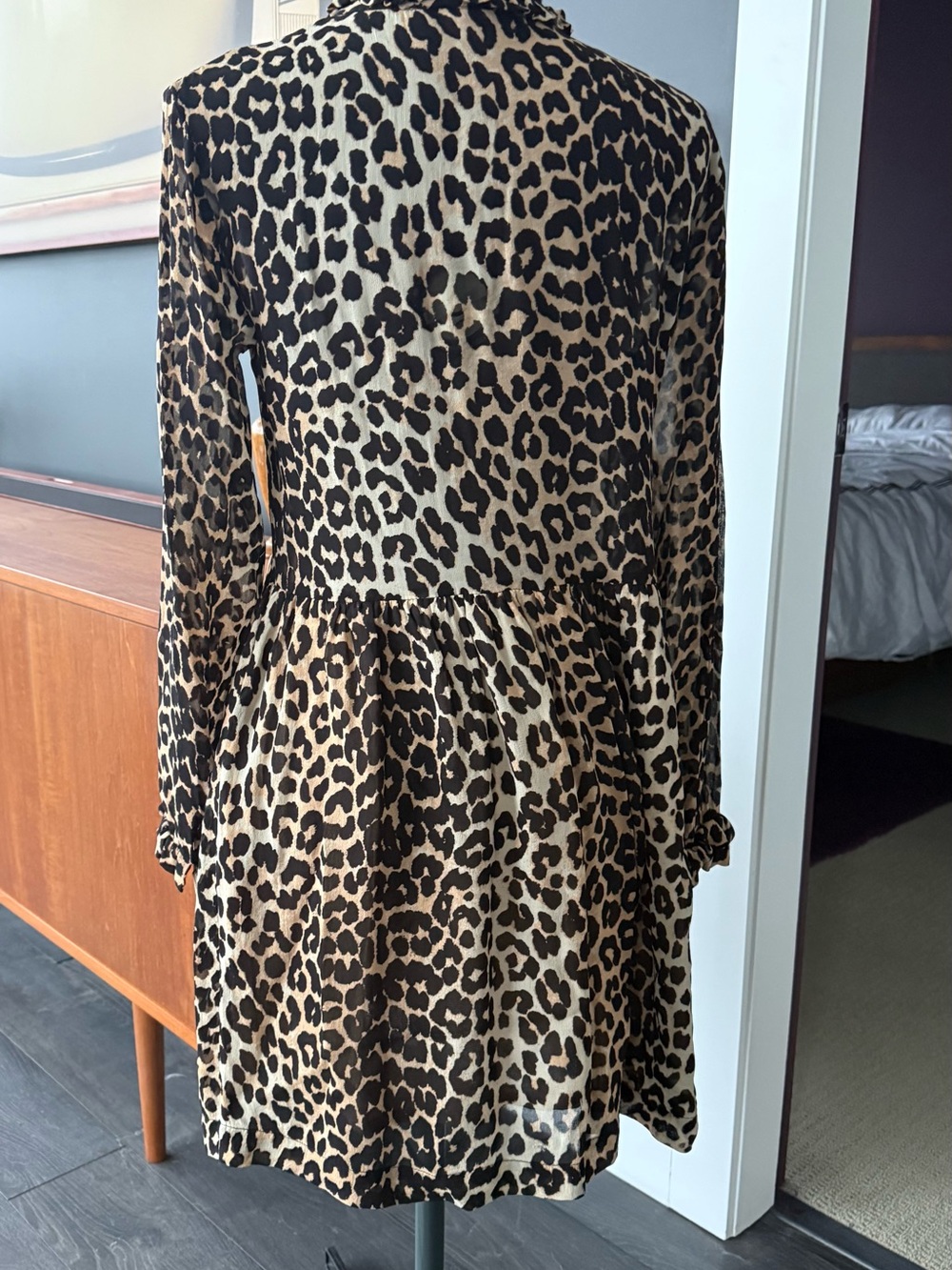 Ganni Leopard Print Ruffle-Neck Long-Sleeve Dress - Leopard Print - Picture 4 of 7